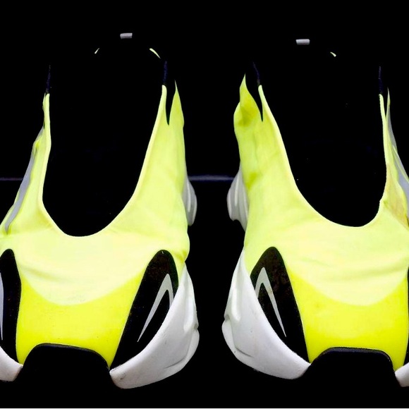 NIB Adidas Yeezy Boost 700 MNVN Size 12 Laceless “Phosphor” - Picture 3 of 10